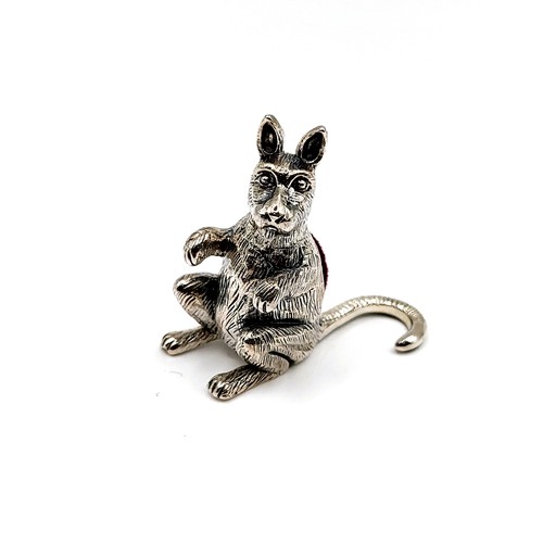 230 - A silver kangaroo pin cushion. 18g. 3cm x 3cm