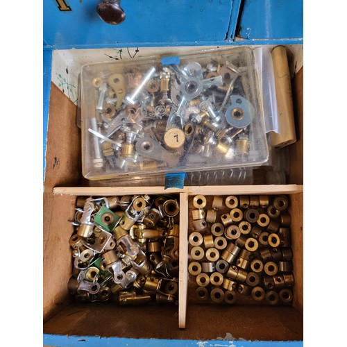 123 - Meccano parts and components including wheels, rods, cog-wheels, spanners, bolts, and screwdrivers, ... 