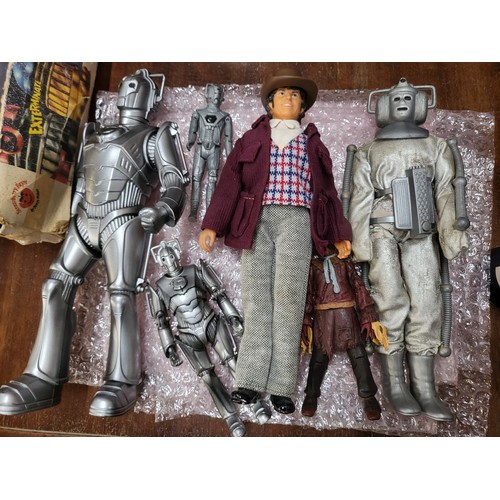 115 - Dr Who collectables including radio controlled Dalek, Dalek Cookie Jar, 1/4 Scale K-9, Denys Fisher ... 