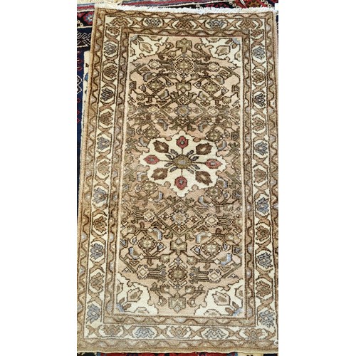 78 - Rug 72cm x126cm