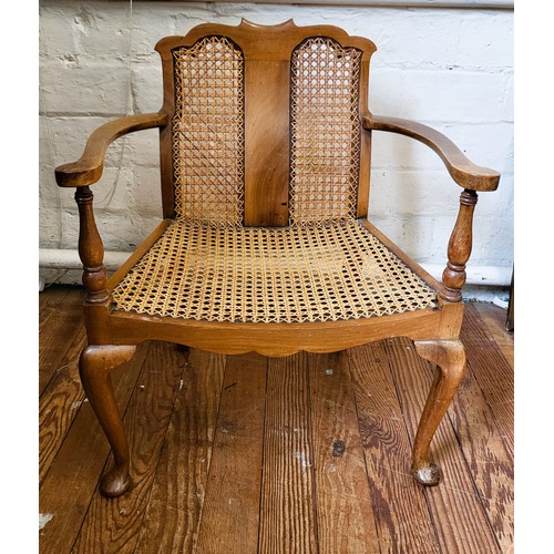 43 - A wicker base and backrest chair