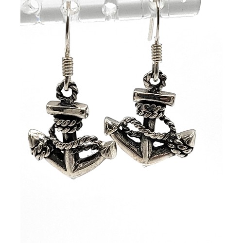 411 - A pair of silver anchor shaped drop earrings, cased. 3.2gms. 2.5cm drop.