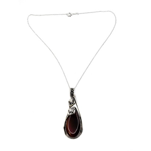 408 - A substantial silver (925) and agate set in a pair of silver lilies pendant ( 8.5cm x 3cm from top o... 