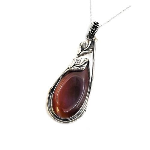 408 - A substantial silver (925) and agate set in a pair of silver lilies pendant ( 8.5cm x 3cm from top o... 