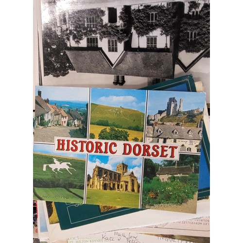 214 - Postcards of topographical, museum and cathedral subjects.