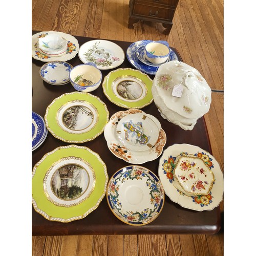 138 - Seventeen Royal Doulton Countess pattern plates, plates bu various makers, and two lidded tureens. (... 