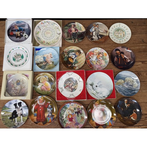 139 - Limited edition porcelain plates including Goss, Reco, Knowles, and Bing & Grondahl in boxes. (28) D