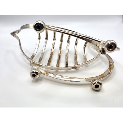 168 - A silver plate six section toast rack in the shape of a swan on four ball feet 468gms 16cm x 22cm.