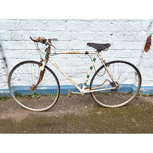 134 - A Raleigh Transit ladies bicycle, three speed circa 1970's, and a Sun Worksop bicycle circa 1960's, ... 