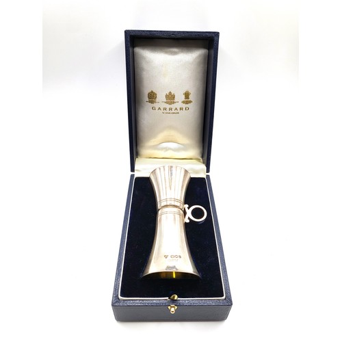 288 - A boxed Garrad & Co, Ltd, London 1996 spirit tot measure. 80gms 10.5cm.