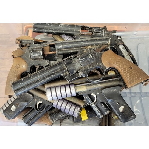 100 - Extensive collection of paintball pistols