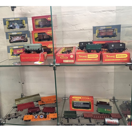113 - Triang, Triang-Hornby and Wrenn wagons including Fison's, Wall's Izal, Peek Freans, and Shell. Fifte... 