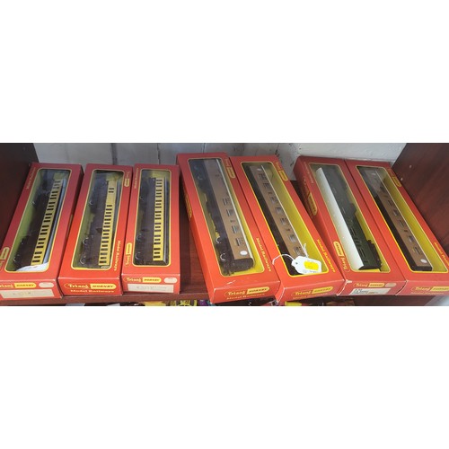 115 - Seven Triang-Hornby coaches including three GWR, three LNER, and R.750 Southern Railway Brake Compos... 