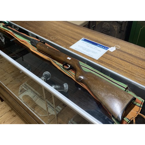 140 - A vintage 'original' .22 air rifle model 35 in carry case.