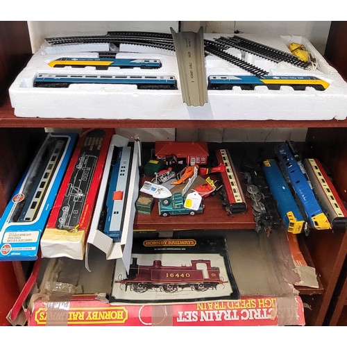 156 - OO gauge Hornby Railways Inter-City 125 set and Royal Mail Coach in original boxes, Triang locomotiv... 