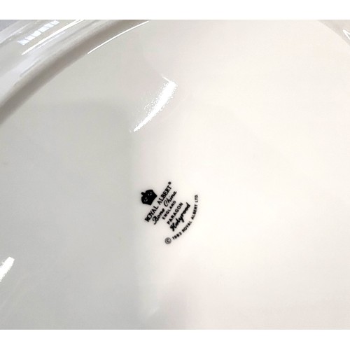 234 - Paragon Holyrood dinner service consisting of dinner, side and salad plates, two tureens, two-sized ... 