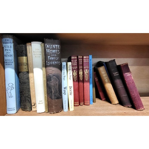 239 - Assorted vintage books including Black Beauty, Tales of a Grandfather, The Golden Cauliflower, The W... 