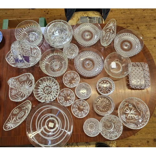 An Edinburgh Crustal swirl pattern bowl 31cm diameter and cut glass ...