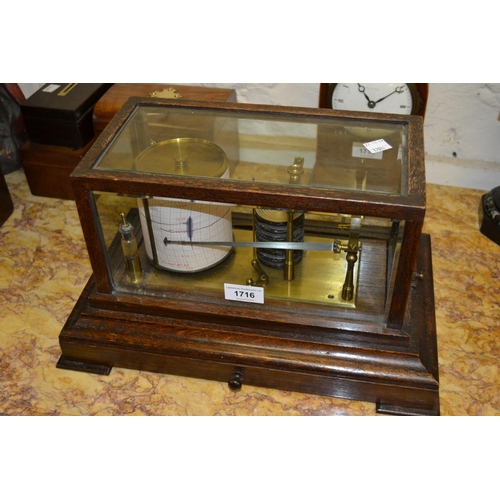 1716 - Early 20th Century oak cased barograph