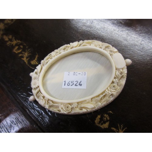 173 - Small 19th Century carved ivory photograph frame together with a quantity of other small 19th Centur... 