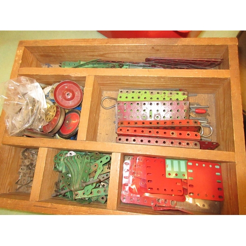 164 - Wooden box containing a quantity of mid 20th Century Meccano