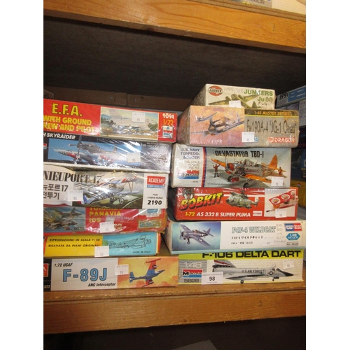 98 - Thirty various boxed scale model aircraft construction kits, mainly 1/72 scale, including: Italeri, ... 