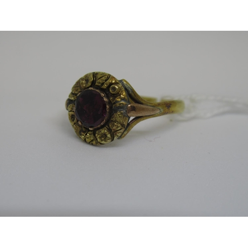 1109 - Early 19th Century gold ring set circular foil backed amethyst