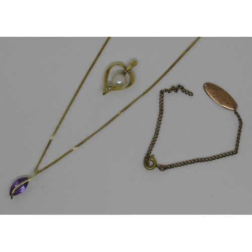 1117 - 9ct Gold mounted amethyst pendant on gold chain, together with an 18ct gold cultured pearl pendant a... 