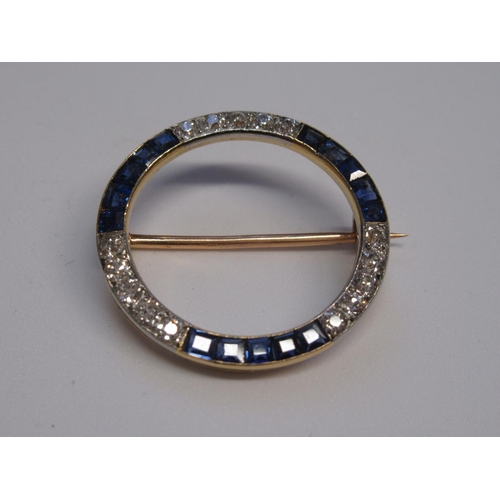 1139 - La Cloche Fres, Paris, circular 18ct gold diamond and sapphire set brooch