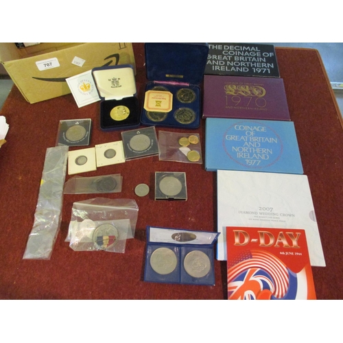 707 - Box containing a quantity of various coins