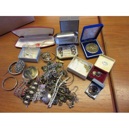 713 - Box of various costume jewellery