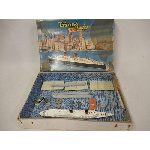 282 - Boxed Triang Minic presentation set RMS Queen Elizabeth