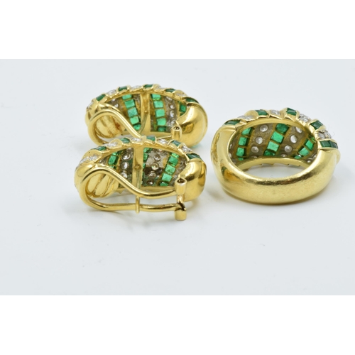 912 - 18ct Yellow gold ring and matching ear clips, each set with spiral bands of diamonds and emeralds, 2... 