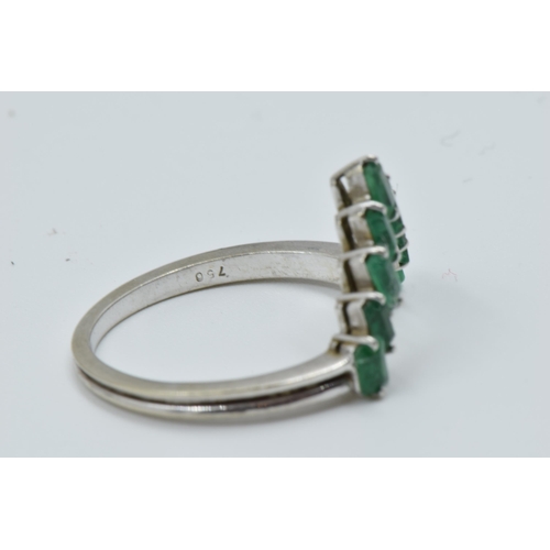 919 - 18ct White gold emerald set wishbone ring