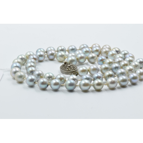 928 - Single row uniform grey cultured pearl necklace with silver clasp, 23.5ins long