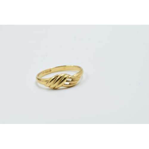 936 - 18ct Gold ring with woven design head, 2.7g