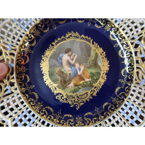 678 - Meissen plate, the centre panel handpainted with a classical scene depicting Daphnis and Cloe within... 