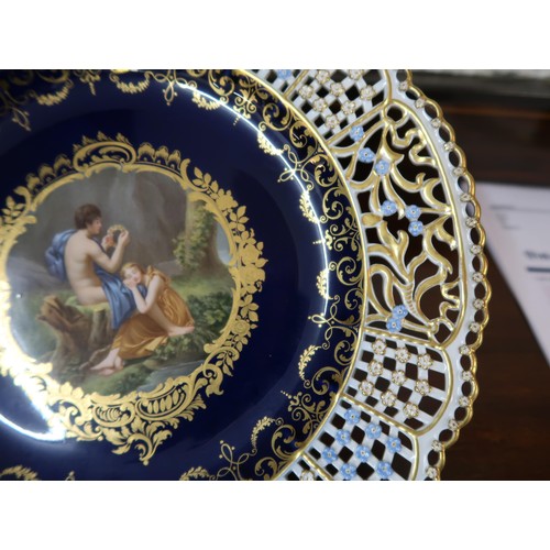 678 - Meissen plate, the centre panel handpainted with a classical scene depicting Daphnis and Cloe within... 