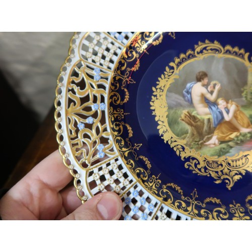 678 - Meissen plate, the centre panel handpainted with a classical scene depicting Daphnis and Cloe within... 