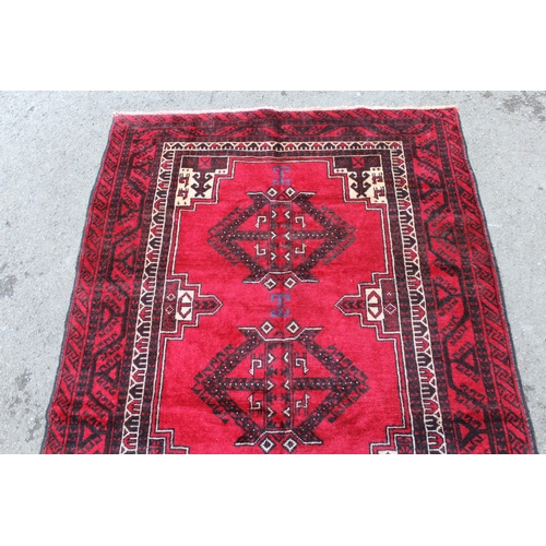 4 - Small Indo Persian rug with lobed medallion and plain design with borders, 5ft x 3ft approximately