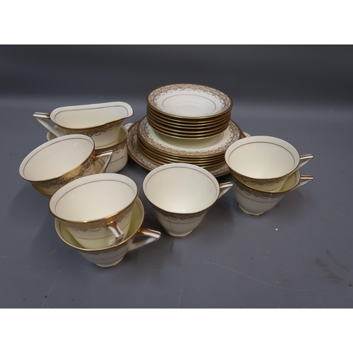 572 - Cased set of six Copeland Spode Lincoln pattern coffee cans and saucers (one saucer restored), toget... 