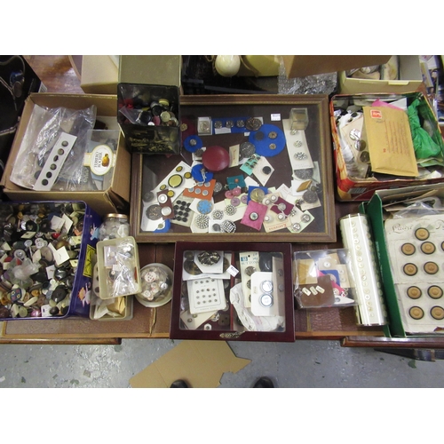 180 - Extensive collection of 19th and 20th Century buttons, some mounted on original cards, some later mo... 