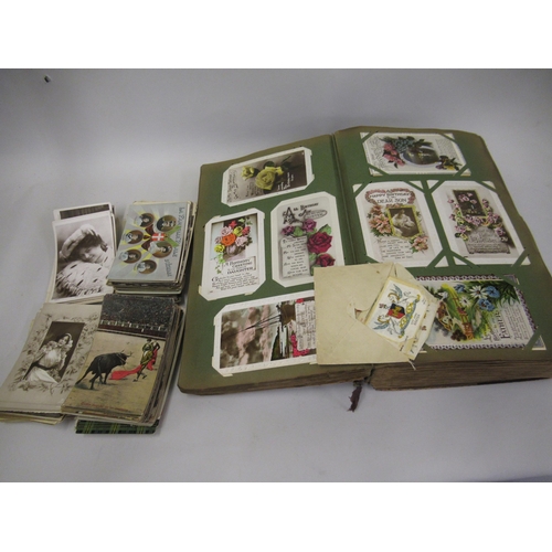 190 - Album containing a large quantity of various photographs and postcards, including two World War I si... 