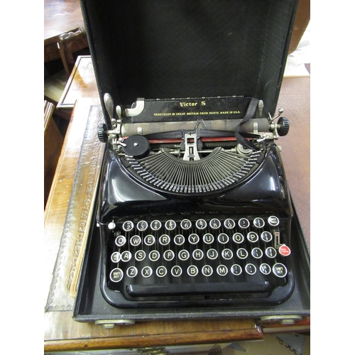 346 - Cased Remington Victor typewriter