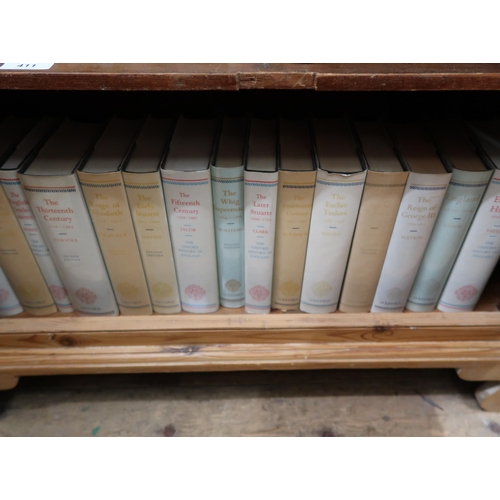 393 - Sixteen volumes, ' The Oxford History of England ', Second Edition printed at The Clarendon Press, w... 