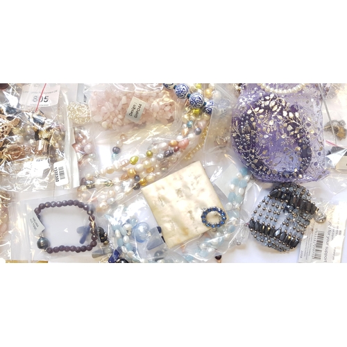 805 - Box containing a large quantity of modern bead necklaces and bracelets