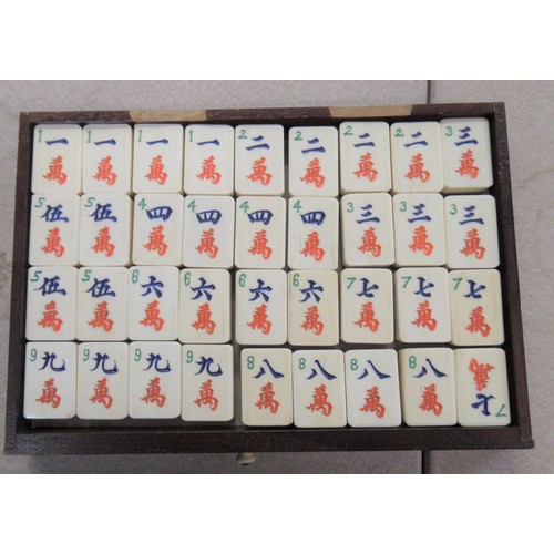 195 - Early 20th Century Mahjong set in hardwood case with bone and bamboo counters