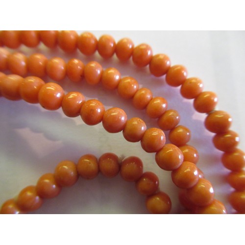 989 - Coral bead necklace