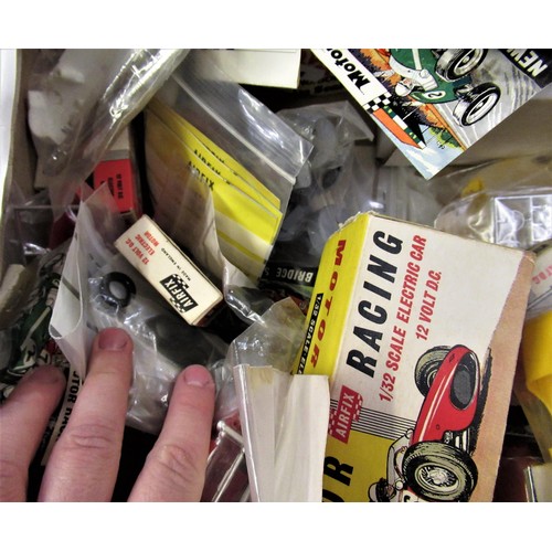 107 - Box containing a large quantity of Airfix motor racing models (some boxed) and accessories