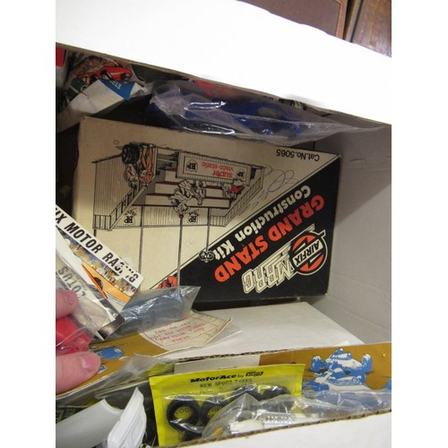 107 - Box containing a large quantity of Airfix motor racing models (some boxed) and accessories